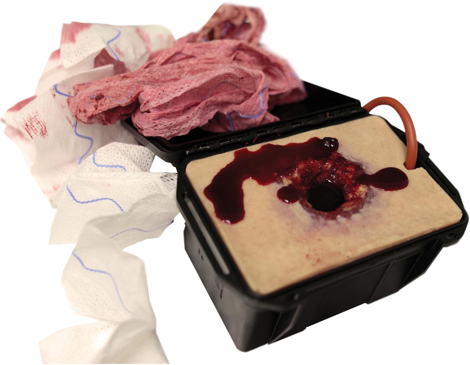 Techline Wound Packing Trainer Gunshot/Schusswunde - Critical Knowledge